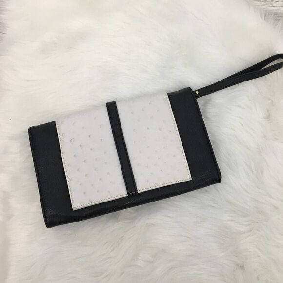 The Limited Wristlet Clutch - Picture 3 of 5